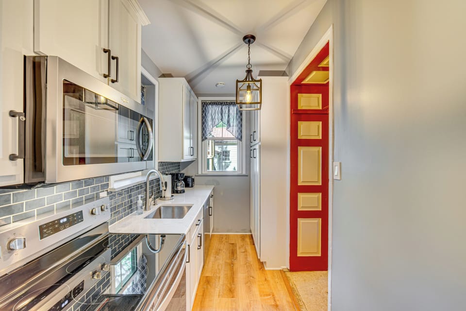 Kitchen | Dishwasher | Refrigerator | 1st Floor