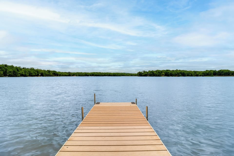 Lakefront | Private Dock | Kayaks & Paddleboards