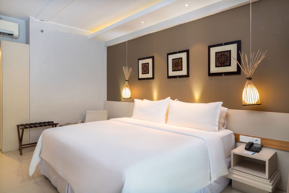 In-room safe, desk, blackout drapes, soundproofing