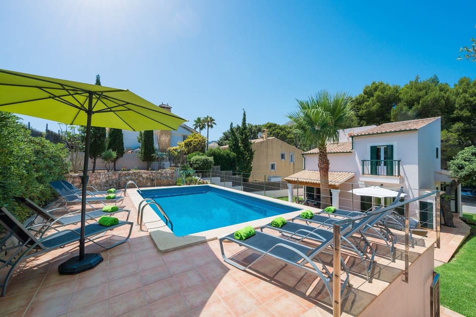 Holiday Home Swimming Pool