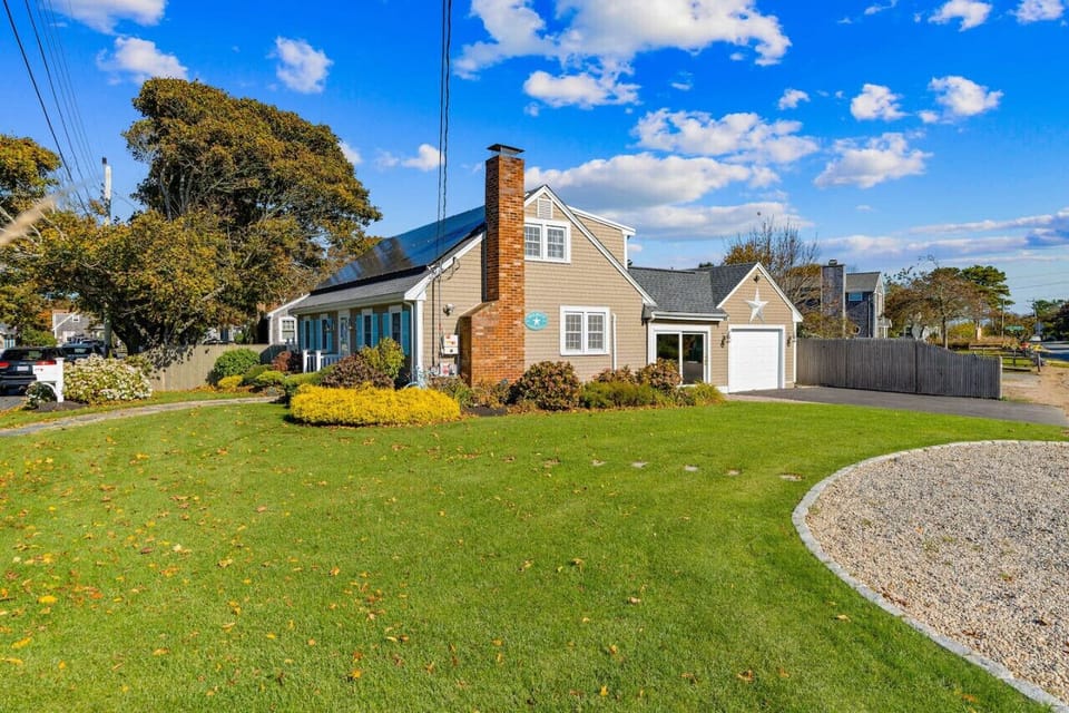 Our house sits on a corner lot, walking distance to the beach and to a great restaurant called Skipper's Chowder House. Both Thatcher Beach and Parker River Beach are only a 3 minute walk from the house. Private patio area in the back of the house.
