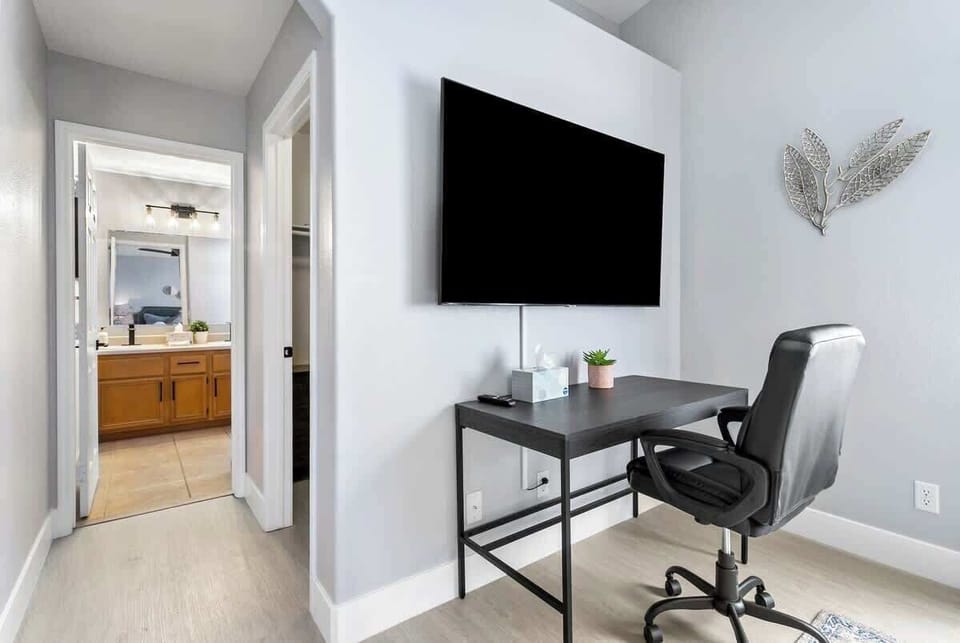 Are you planning a workcation getaway? We got you! This is the perfect spot for you!
