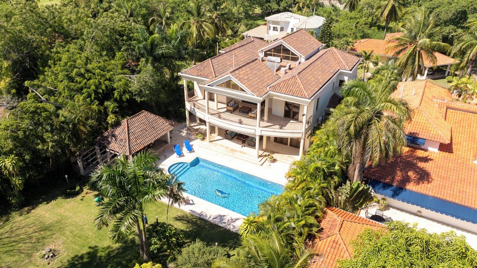Enjoy the largest private pool in Metro Country Club—an XL-sized oasis just for you, perfect for swimming, lounging, and unforgettable vacation moments.