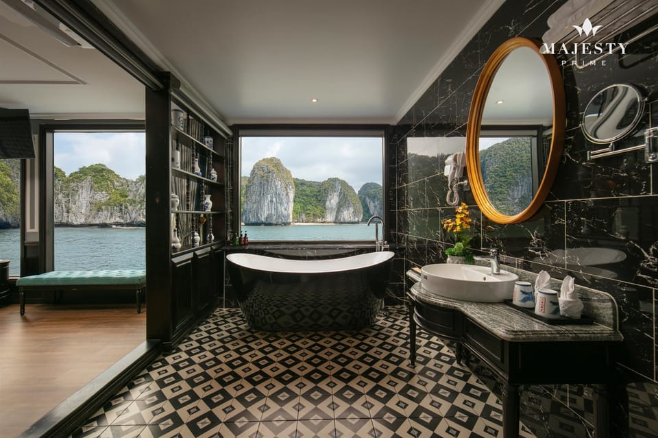 Prime Panorama Suite With Private Terrace 2nd Floor | Bathroom | Bathrobes, slippers