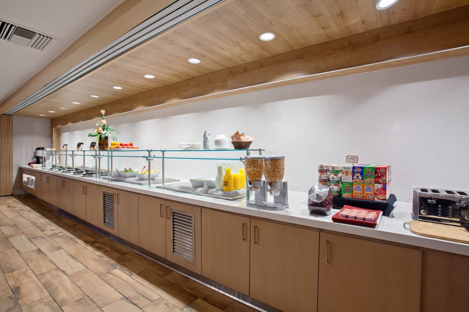 Daily buffet breakfast (USD 17 per person)