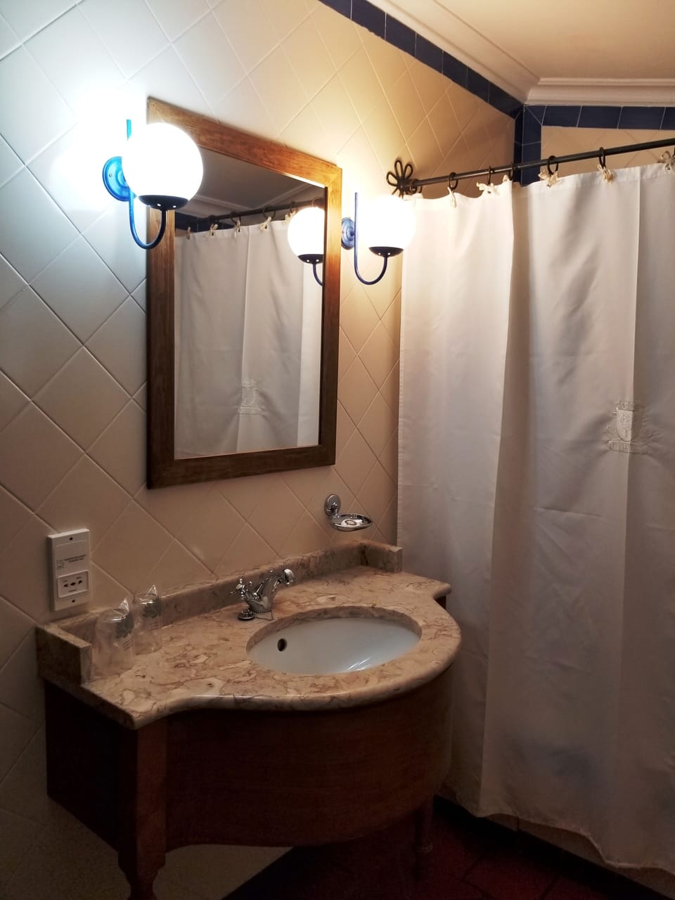 Suite | Bathroom sink