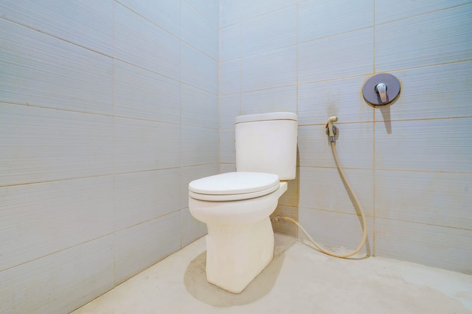 Deluxe Double Room | Bathroom | Shower, rainfall showerhead, free toiletries, towels
