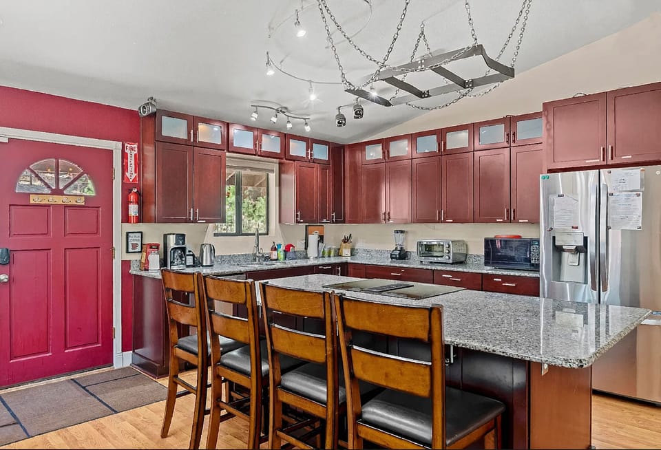 Located just 15 minutes from Downtown Flagstaff, it's the perfect mix of tranquility and convenience.