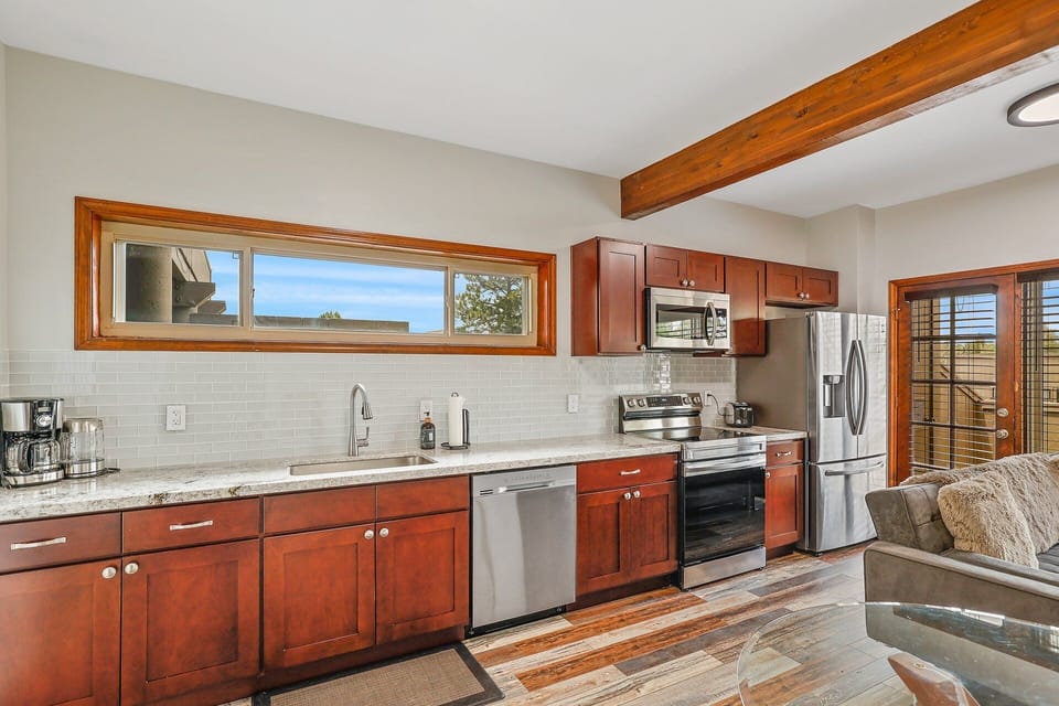 Enjoy a well-equipped kitchen, large furnished deck and a prime location near Flagstaff's top attractions.