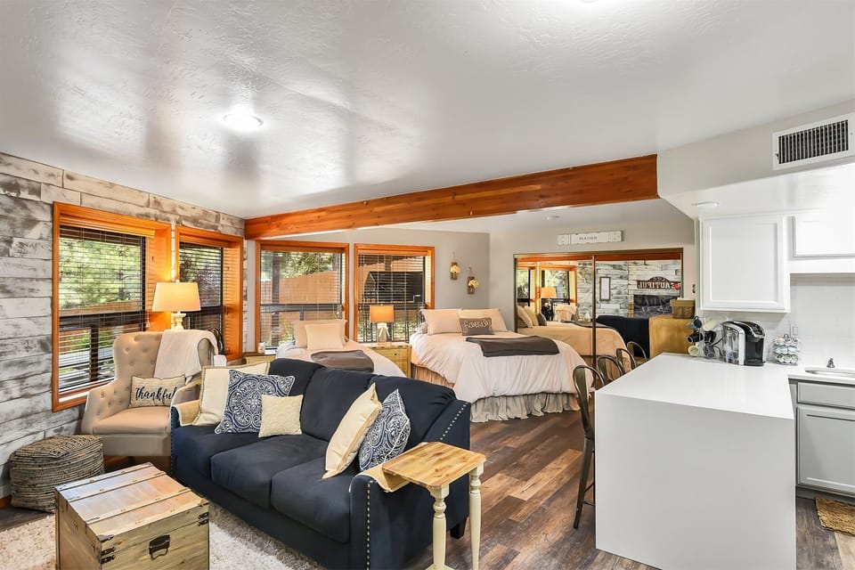 PORTER presents... "Cozy Hilltop Retreat!" Nestled in the Ponderosa Pines on a peaceful street, this charming cottage-like condo boasts rustic charm and modern comforts.