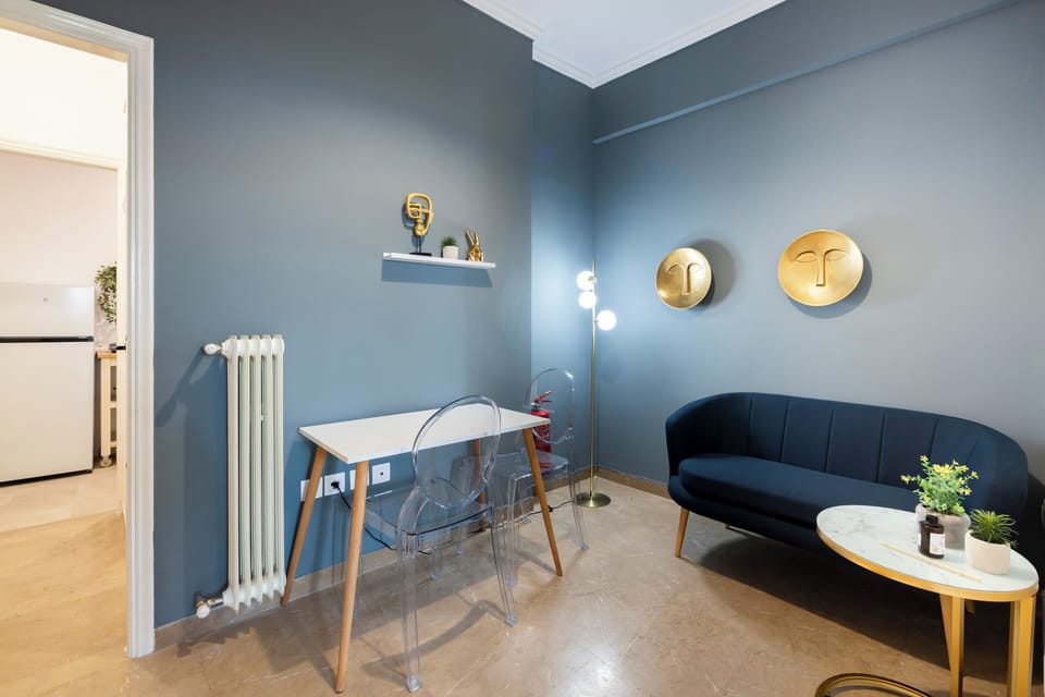 Apartment, 1 Queen Bed, Balcony, Garden View | Living area