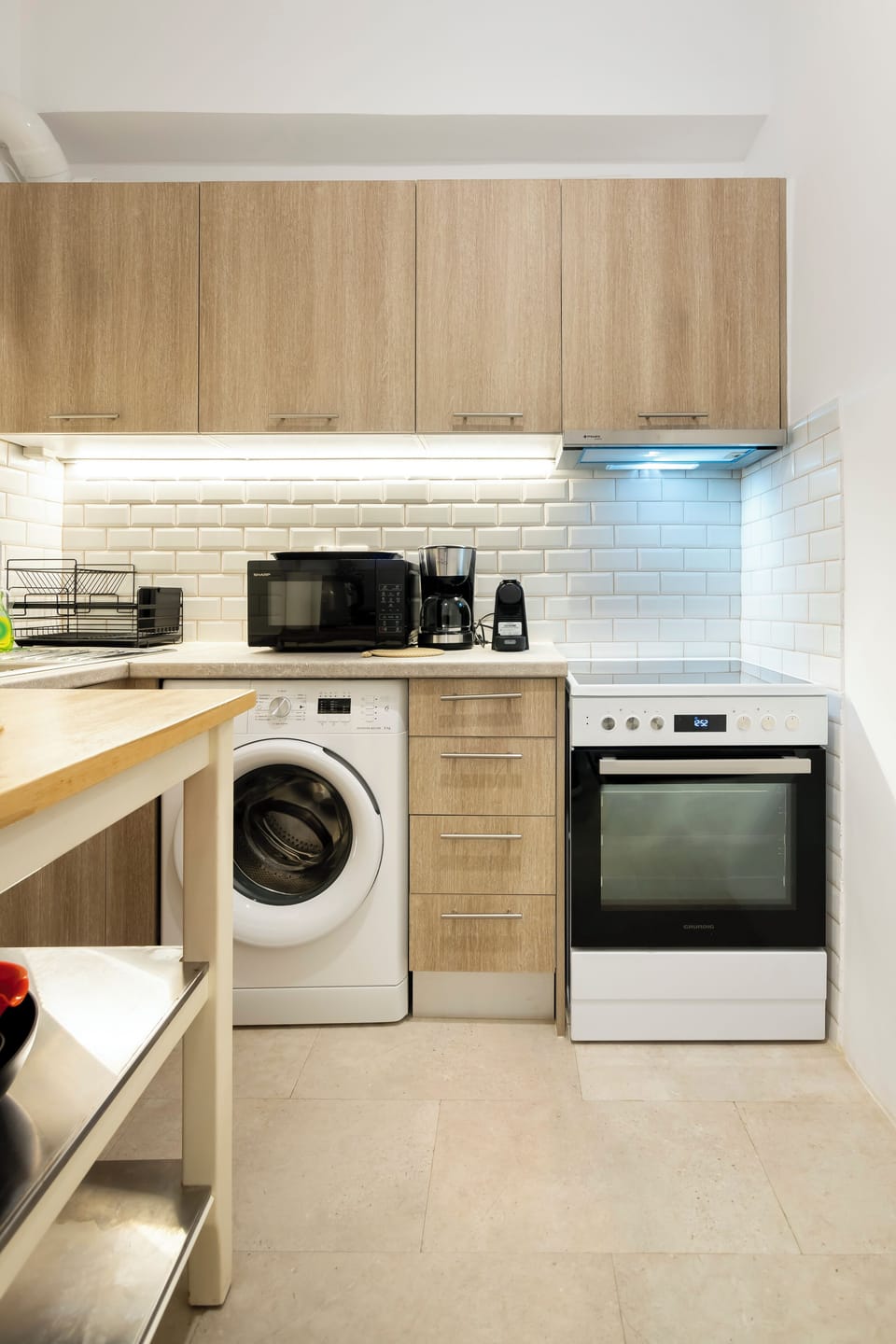 Apartment, 1 Queen Bed, Balcony, Garden View | Private kitchen | Full-size fridge, microwave, oven, stovetop