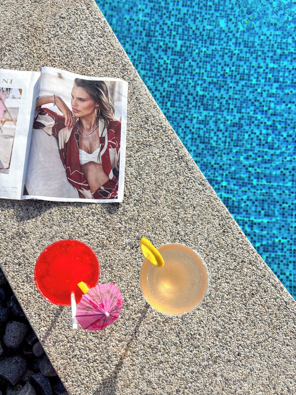 Poolside bar