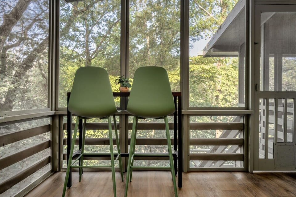 Imagine sipping your coffee here with nature as your backdrop.