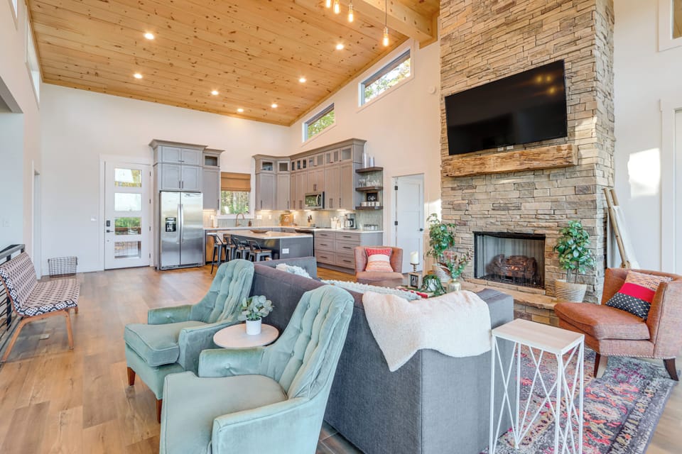 House (4 Bedrooms) | Interior
