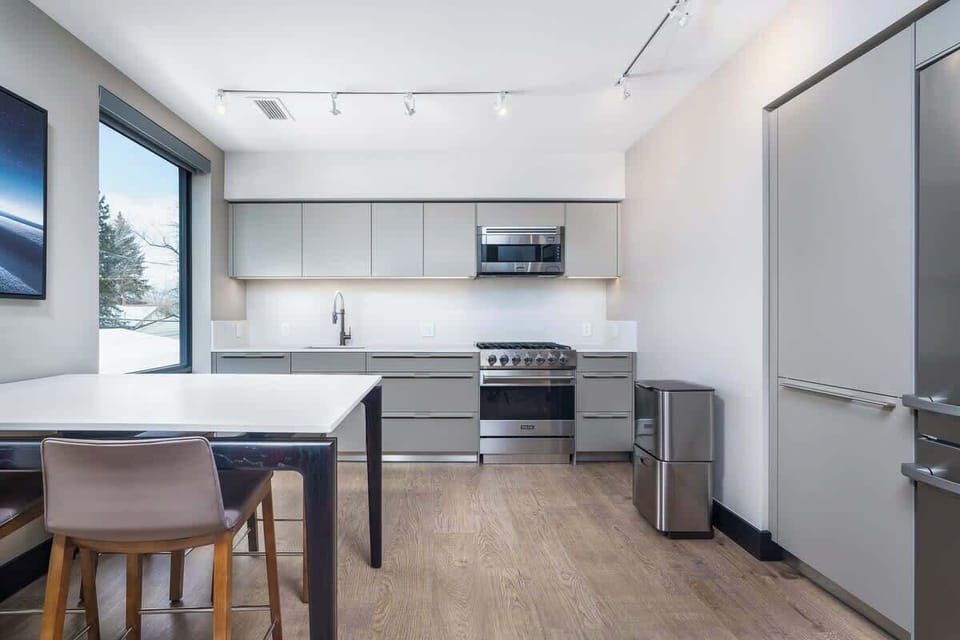 Kitchen w/ Viking & Miele Appliances