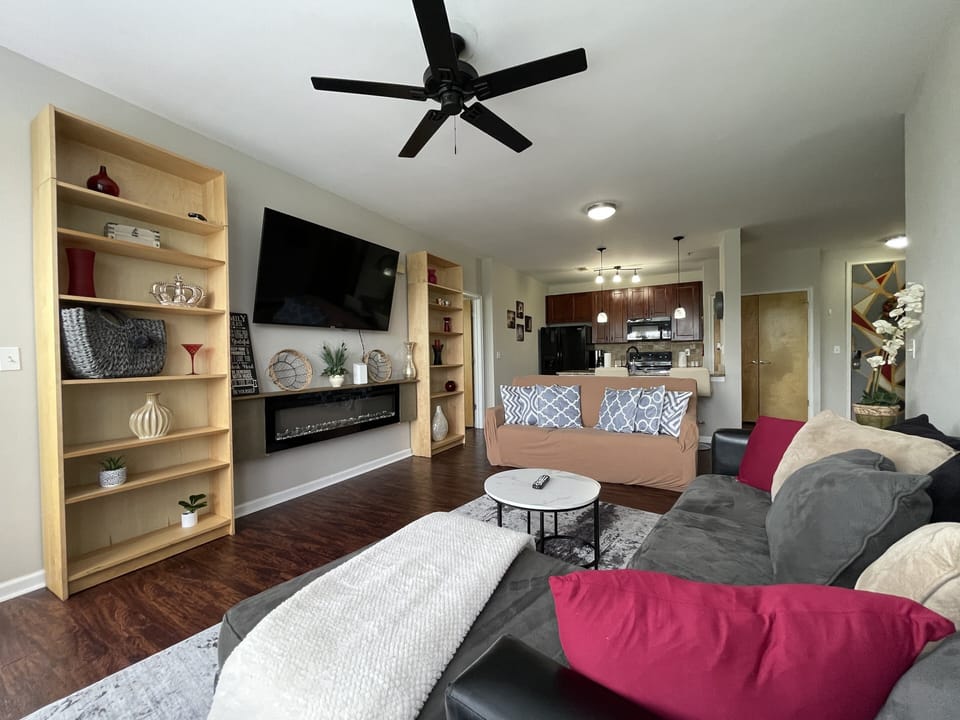 Condo, 2 Bedrooms | Living area | Smart TV, streaming services