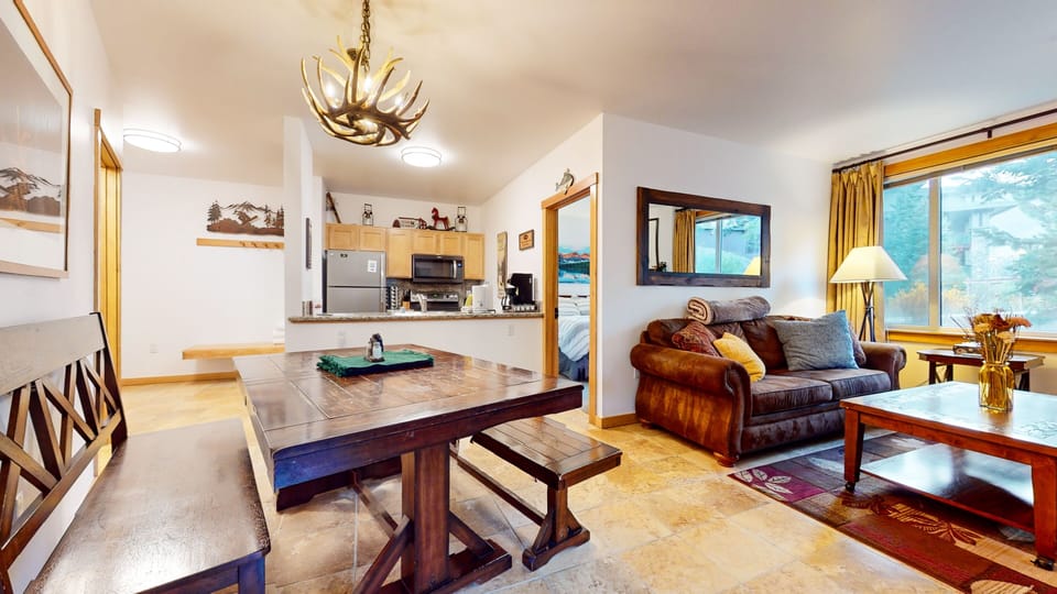 Condo, 2 Bedrooms | Living area | Smart TV