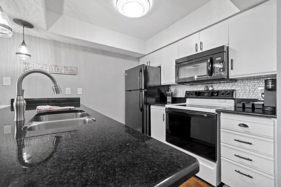 Fully equipped and clean kitchen makes everything from morning coffee to family meals easy and convenient.