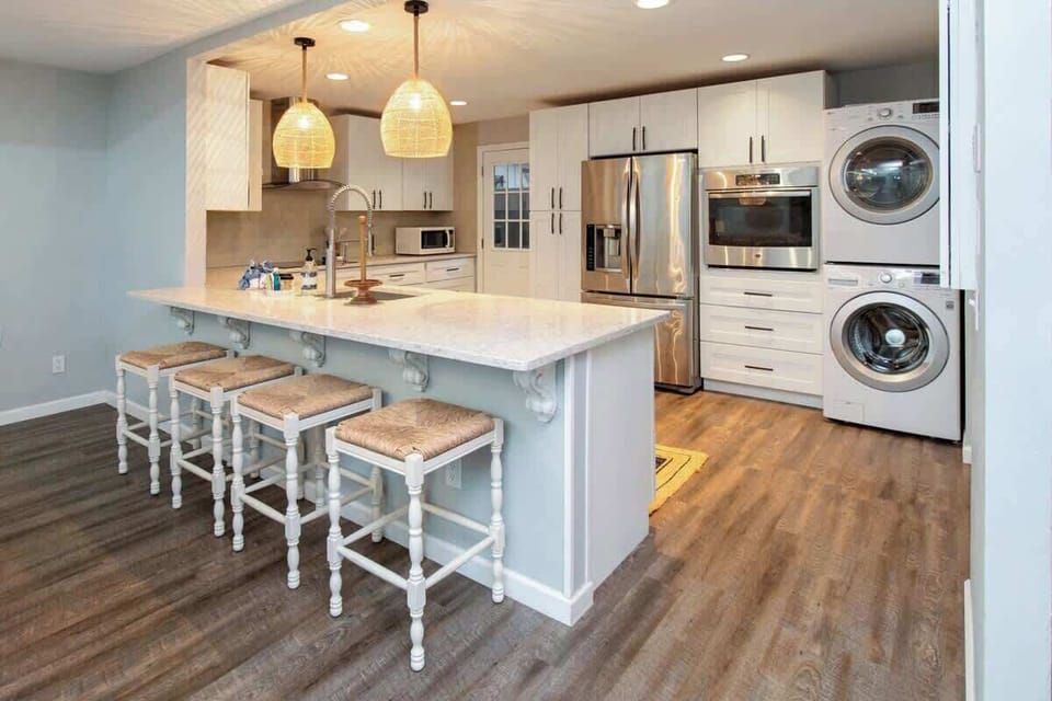 Kitchen and Breakfast Nook