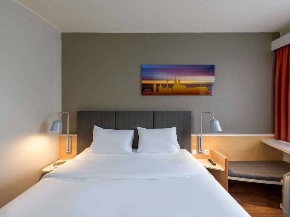Double Room, 1 Double Bed (New Sleep Easy Concept) | Desk, iron/ironing board, free WiFi, bed sheets