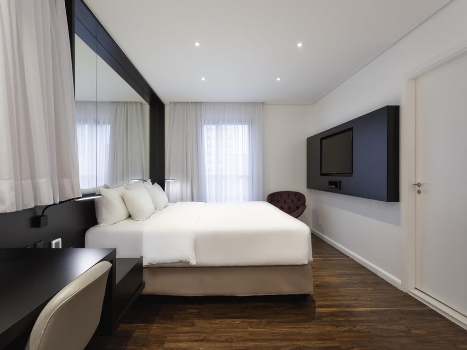 Superior Room, 1 Double Bed, Balcony | Minibar, in-room safe, desk, laptop workspace