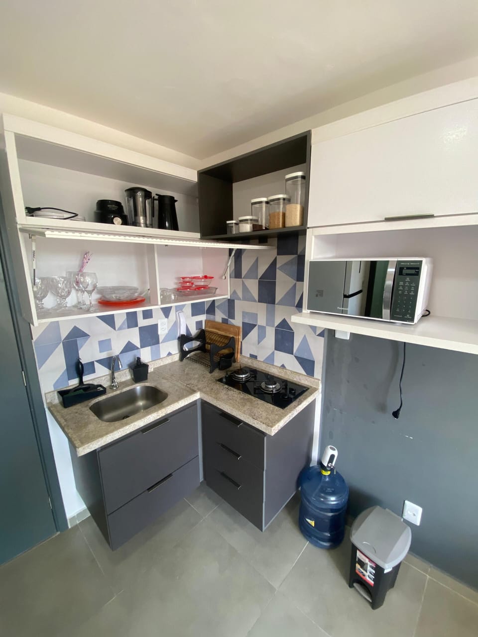 Comfort Apartment | Private kitchen | Fridge, microwave, stovetop, cookware/dishes/utensils