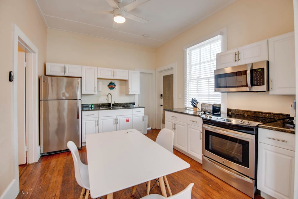 Banana Split | Private kitchen | Microwave