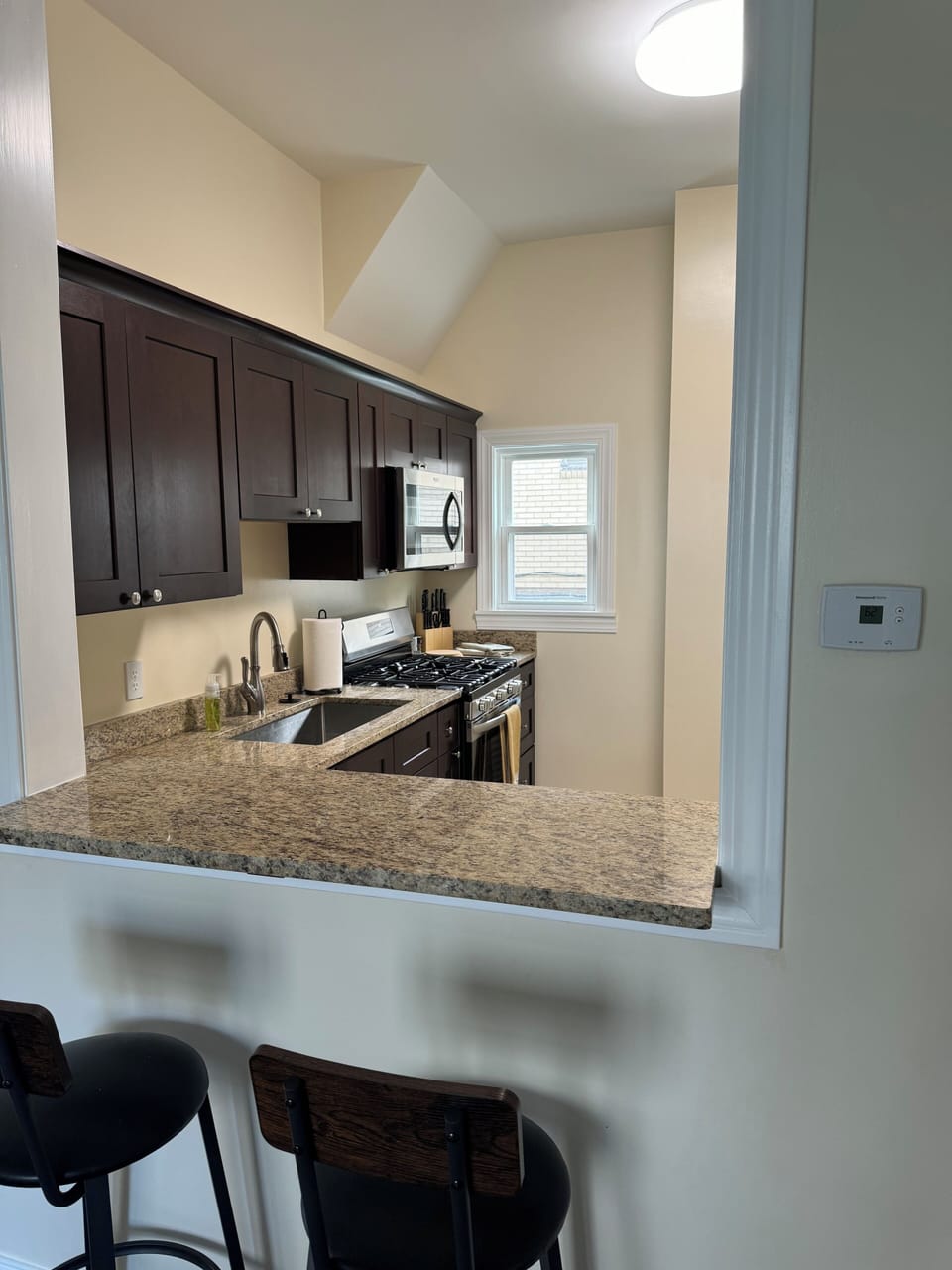 Full kitchen