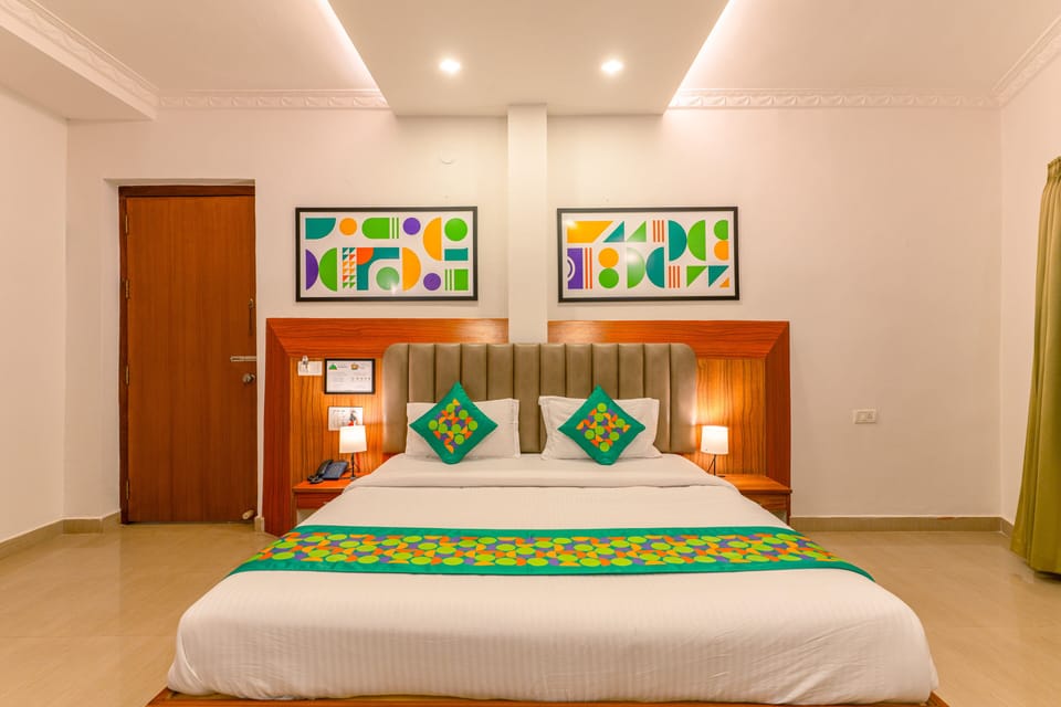Standard Room | Desk, blackout drapes, iron/ironing board, bed sheets