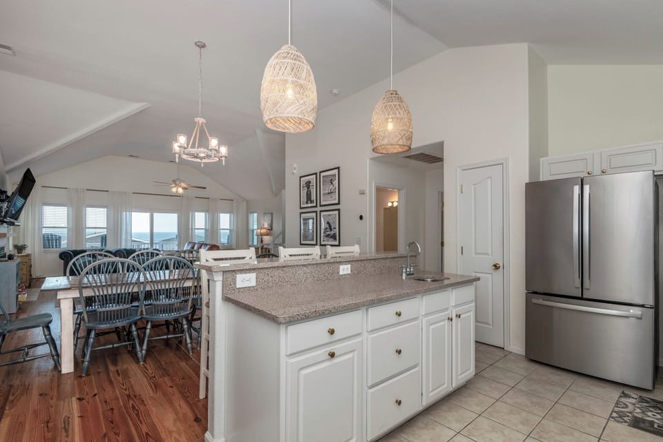 Breakfast Bar that seats up to 3 people