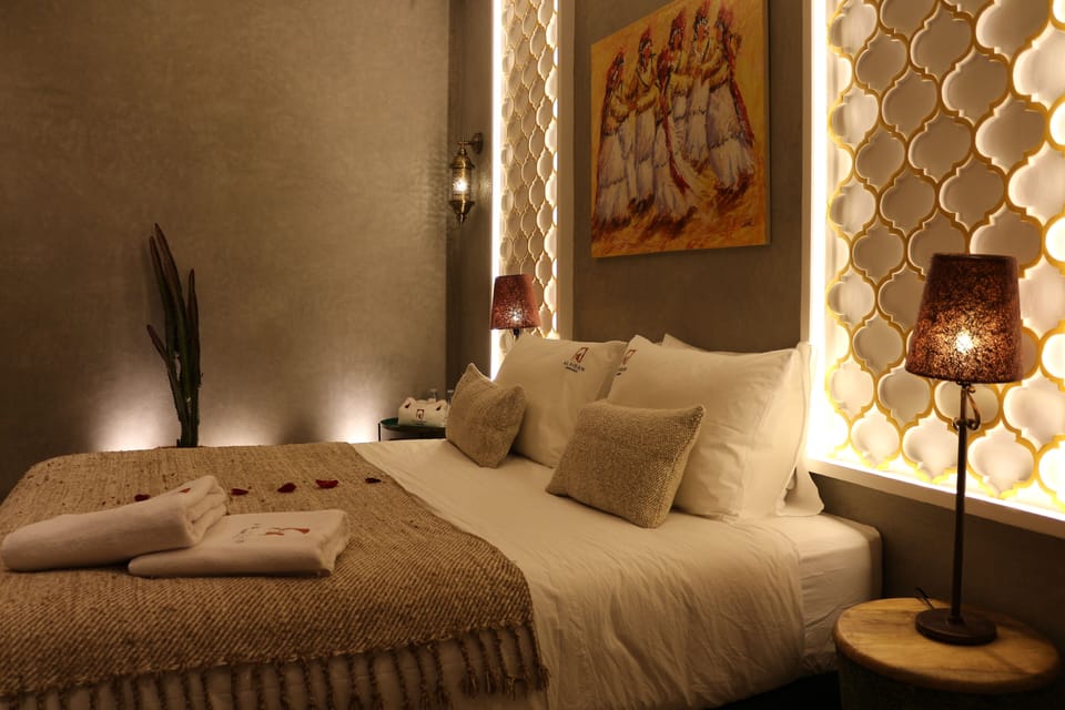 Deluxe Double or Twin Room, 1 King Bed, Non Smoking, Courtyard View | Premium bedding, soundproofing, bed sheets