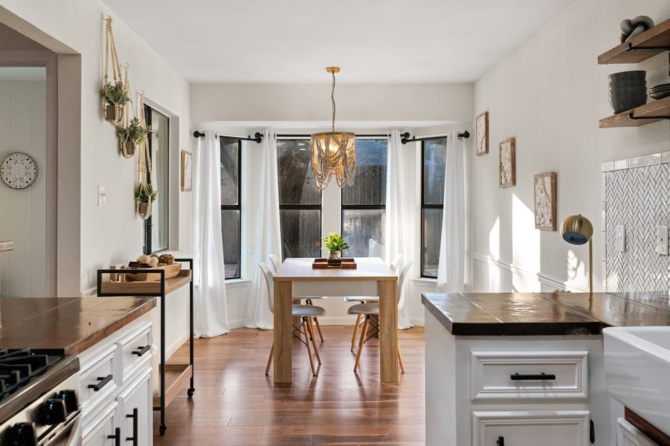 Superior House, 4 Bedrooms, Non Smoking, Private Pool | Private kitchen | Coffee/tea maker, electric kettle