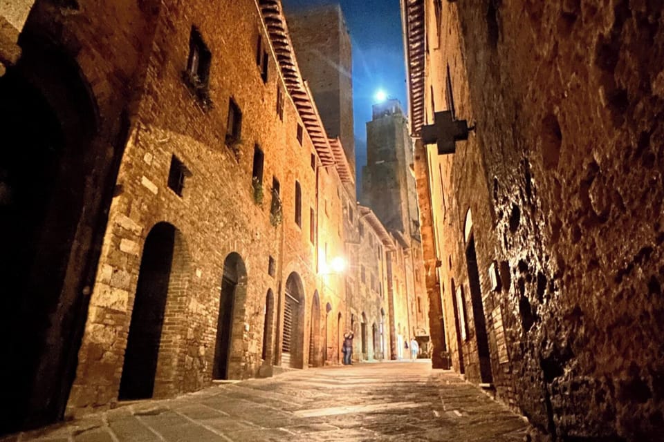 By day or by night, Tuscany's most enchanting towns are just a short drive away - San GImignano, Colle Val d'Elsa, Volterra, Montereggioni and the list goes on....