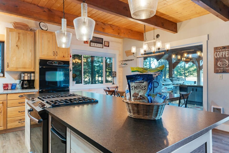 Full Kitchen