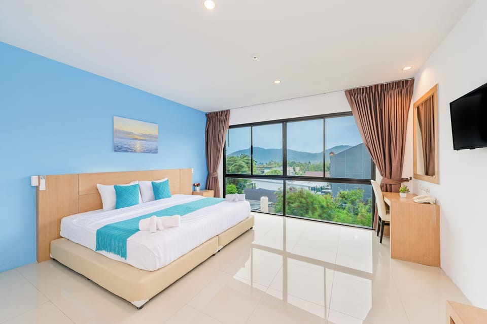 Superior Double or Twin Room, Mountain View | Minibar, laptop workspace, rollaway beds, free WiFi