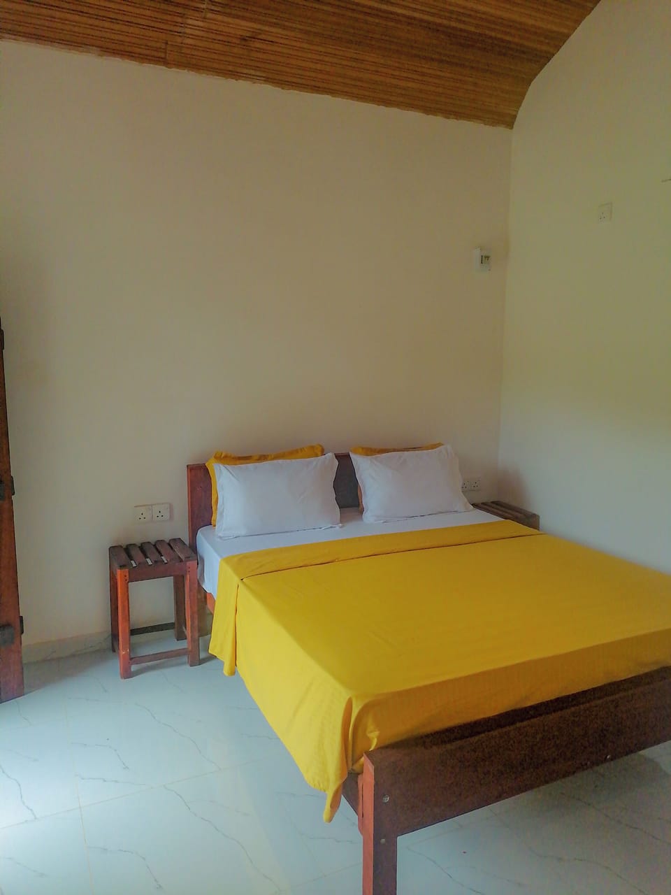 Deluxe Double Room, Private Bathroom, Mountain View | Desk, laptop workspace, soundproofing