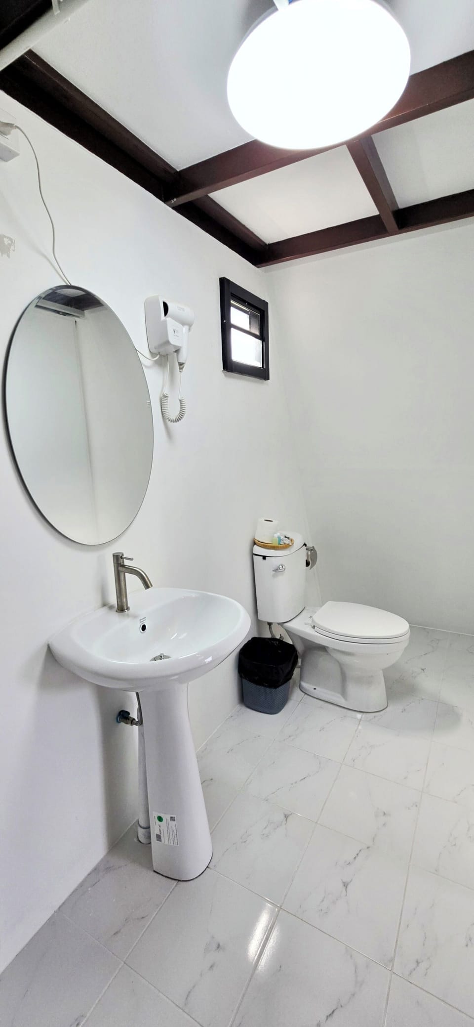 Premium Room, 2 Twin Beds, Non Smoking, Lake View | Bathroom | Shower, hair dryer, bathrobes, towels