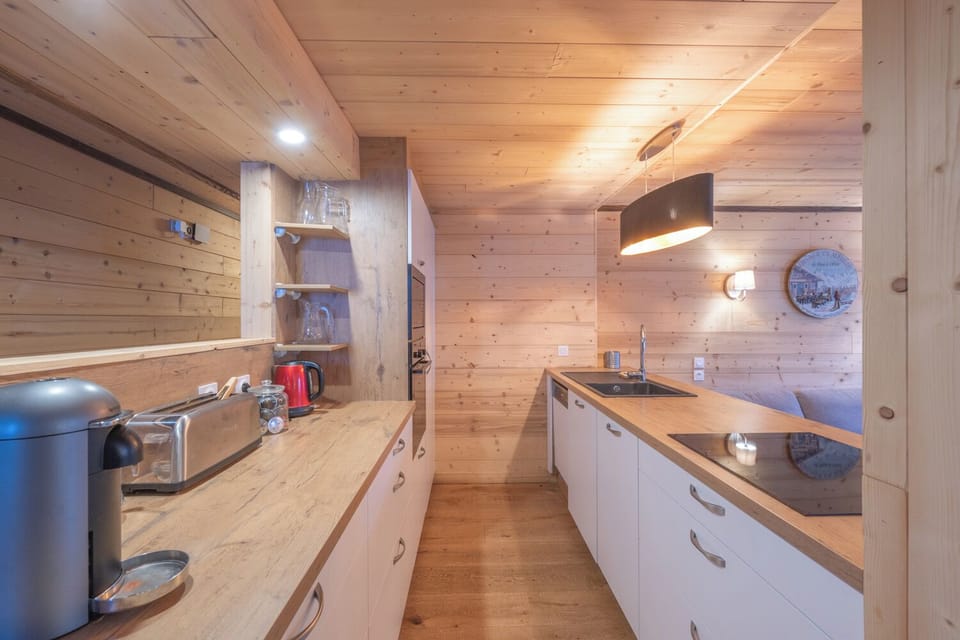 Comfort Apartment, Non Smoking, Mountain View | Living area