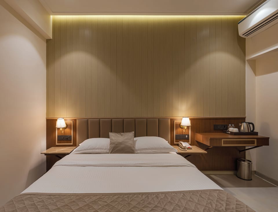 Classic Room | Desk, laptop workspace, free WiFi, bed sheets