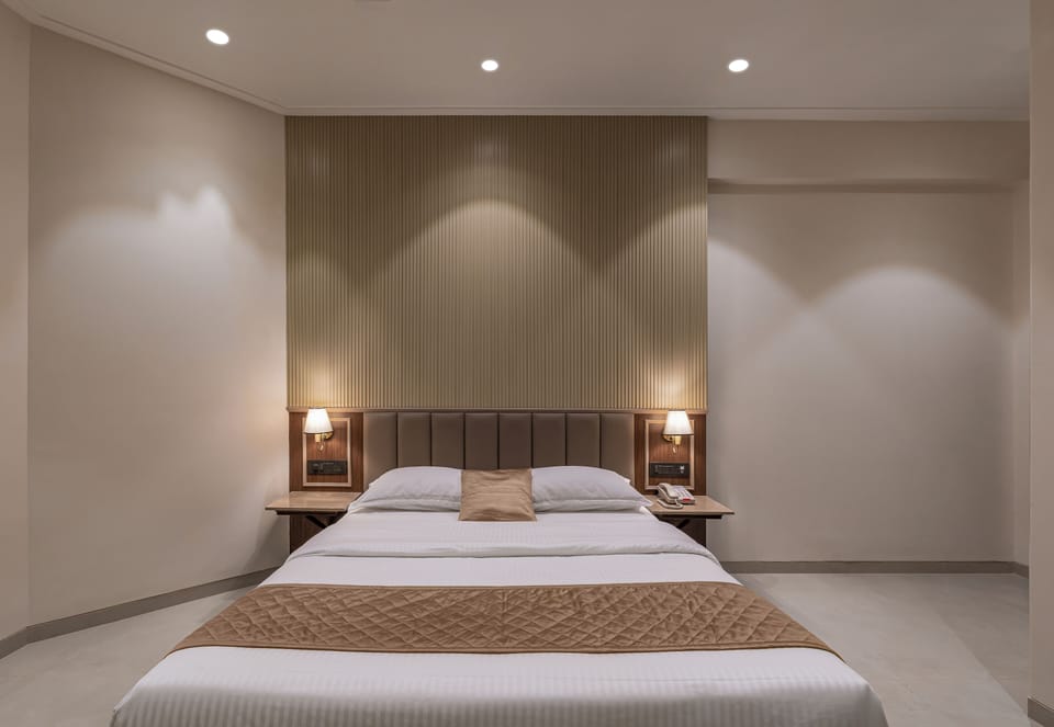 Desk, laptop workspace, free WiFi, bed sheets