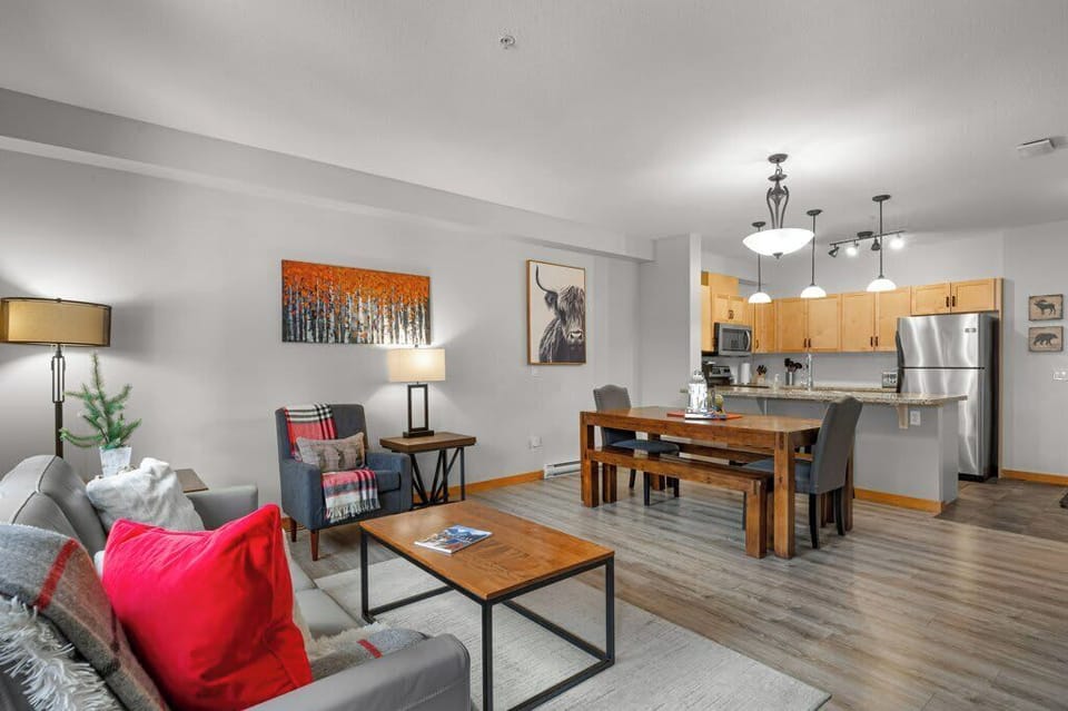 Seamless living, dining and kitchen spaces