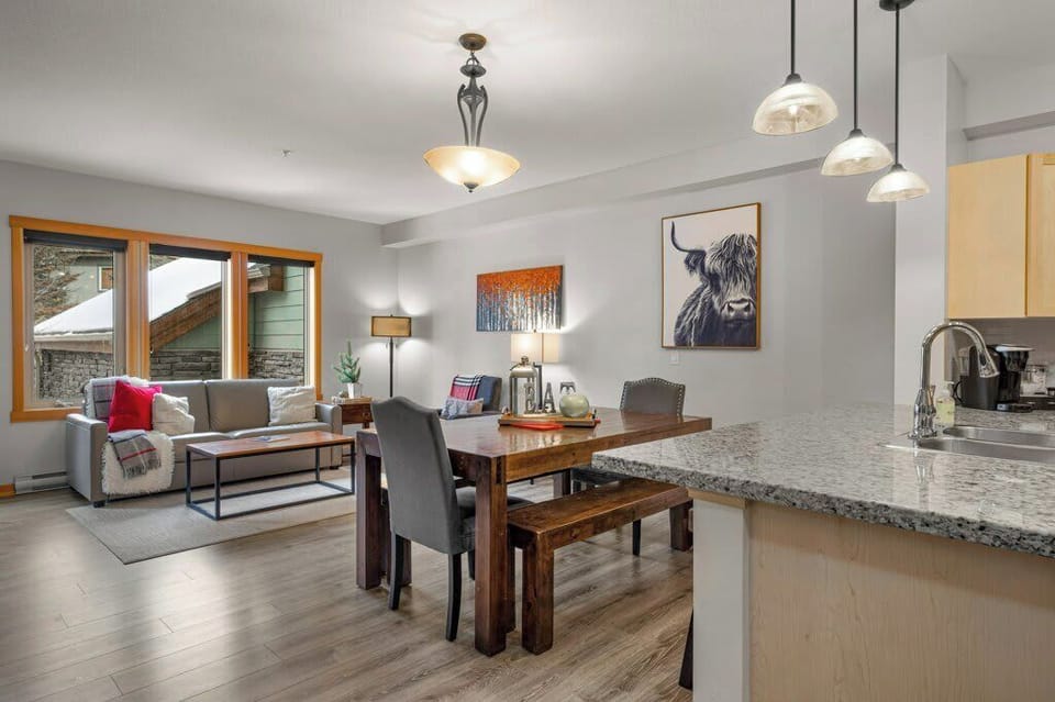 Dining space with seating for 6