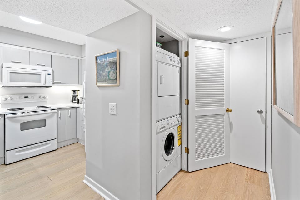 Laundry / Kitchen