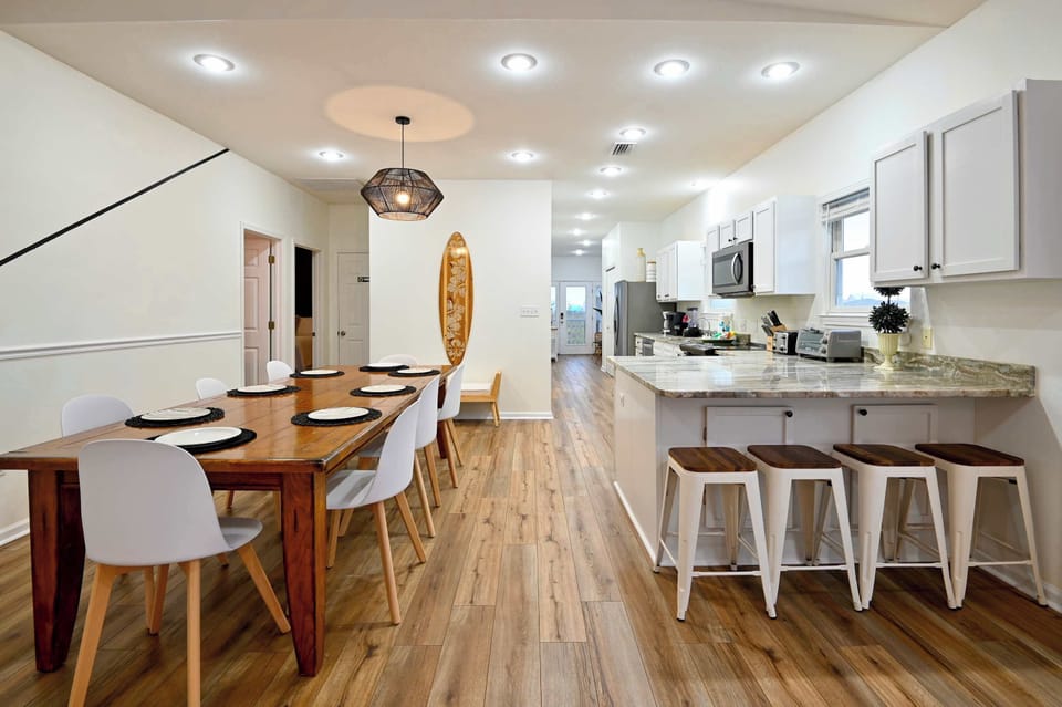 Additional counter seating