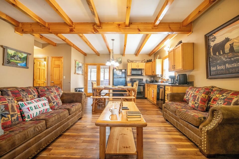 Cozy Bear Cove's cozy living area