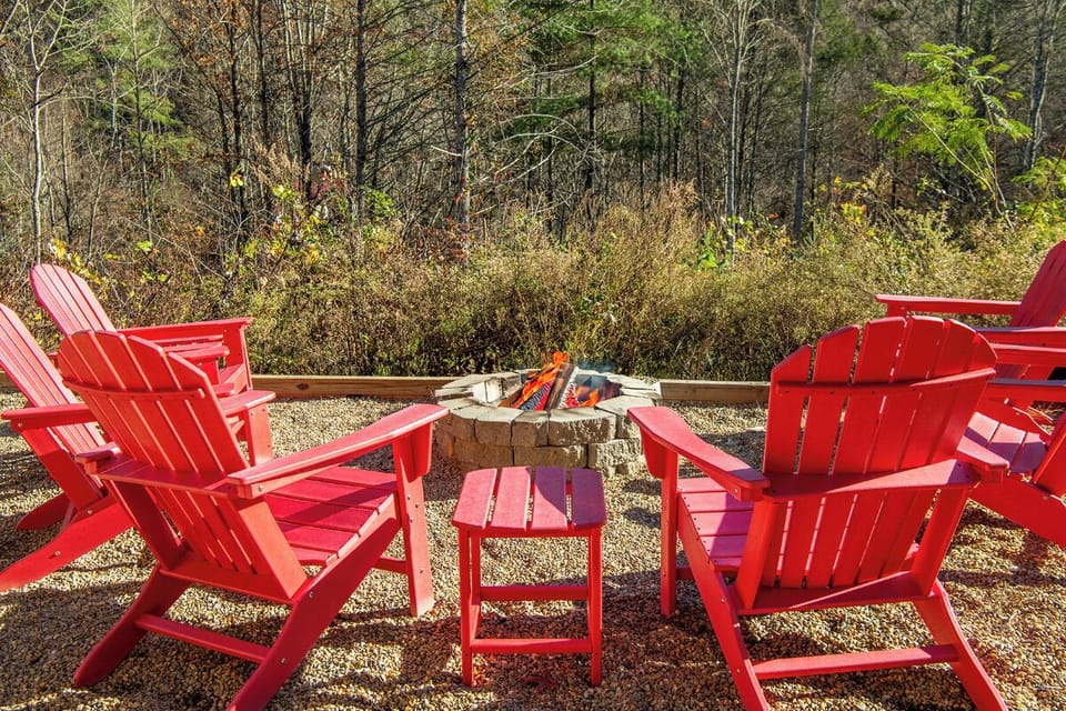 One of Cabin In The Mountains' crackling firepits