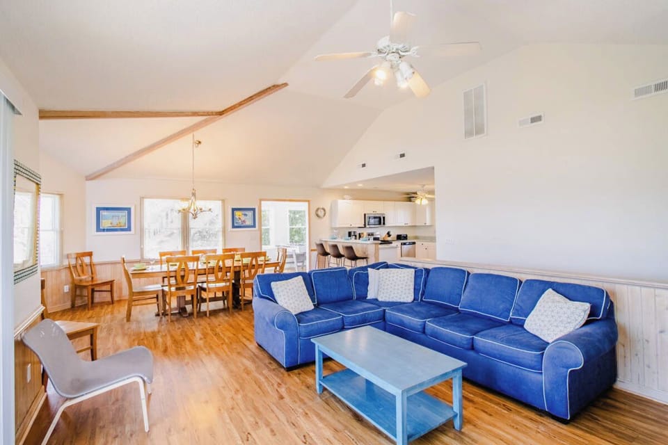 Top Level Living Area