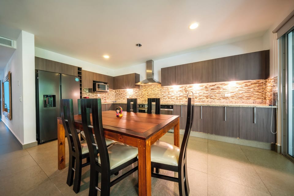 Deluxe Condo, Balcony, Pool View | Private kitchen | Toaster