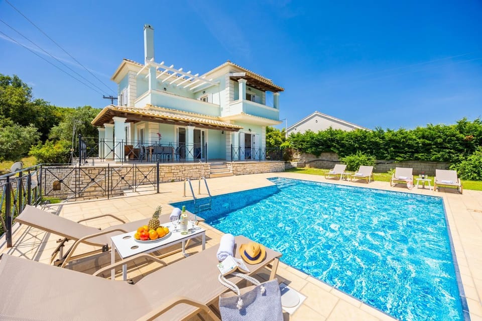 Beautiful villa with private pool and terrace with sea views